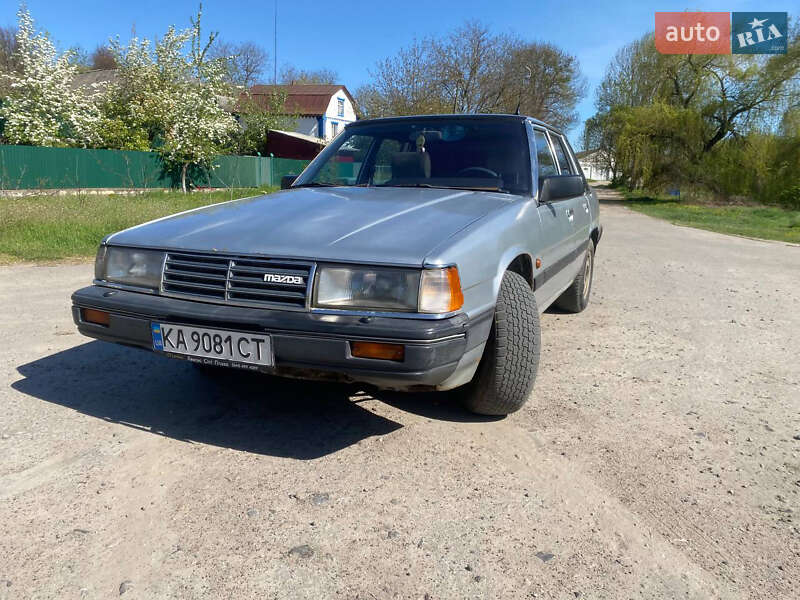 Седан Mazda 929 1985 в Монастырище