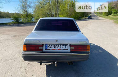 Седан Mazda 929 1985 в Монастырище