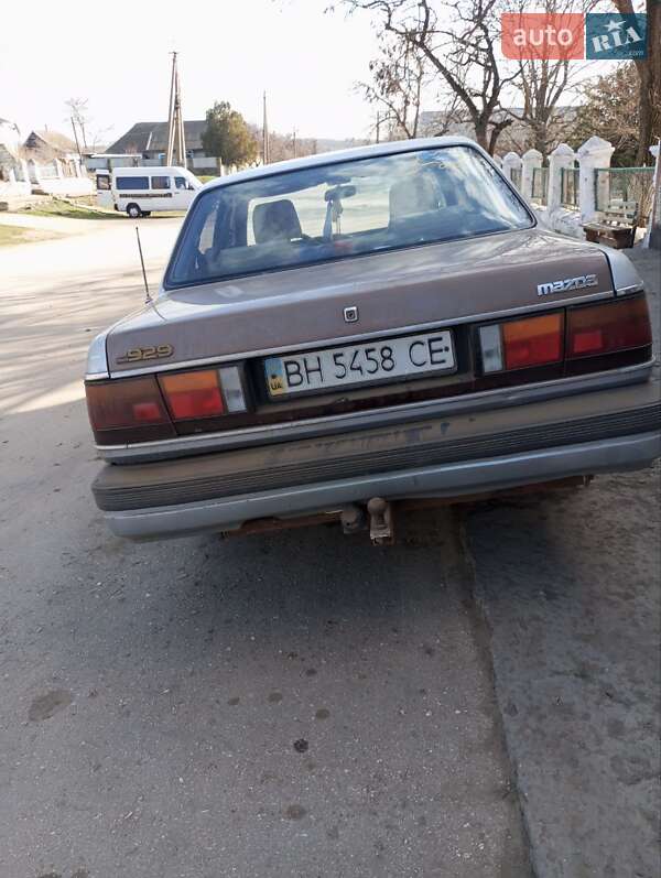Седан Mazda 929 1987 в Болграде