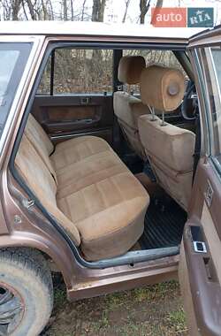 Седан Mazda 929 1987 в 