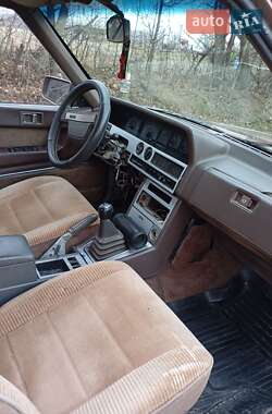 Седан Mazda 929 1987 в Старой Жадовой