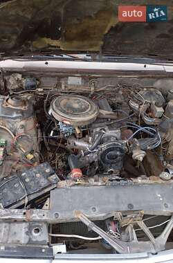 Седан Mazda 929 1987 в Старой Жадовой