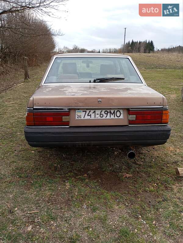 Седан Mazda 929 1987 в Старой Жадовой
