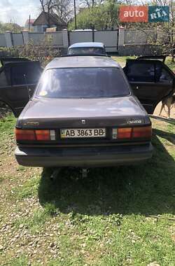 Седан Mazda 929 1990 в 