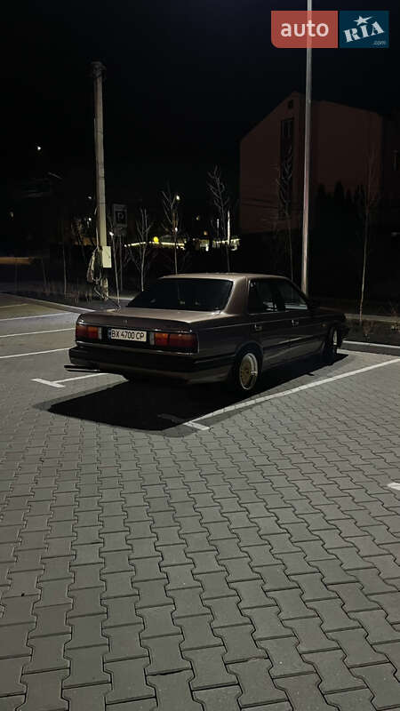 Седан Mazda 929 1987 в Хмельницком