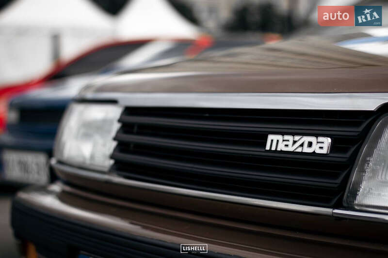 Седан Mazda 929 1987 в Хмельницком