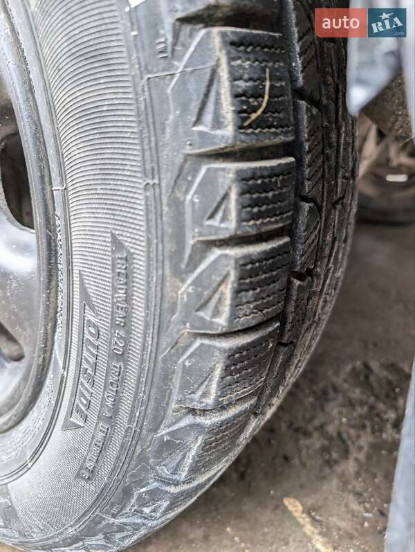 Седан Mazda 929 1988 в Ярмолинцах