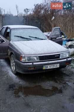 Седан Mazda 929 1991 в Ровно