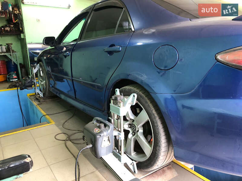 Седан Mazda Atenza 2002 в Валках