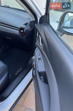 Внедорожник / Кроссовер Mazda CX-3 2016 в 