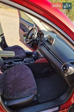 Внедорожник / Кроссовер Mazda CX-3 2015 в 