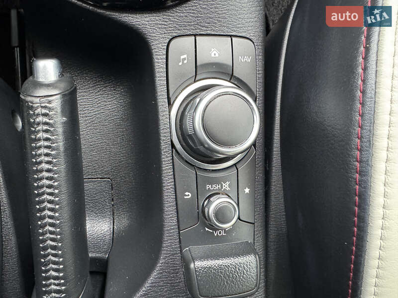 Внедорожник / Кроссовер Mazda CX-3 2015 в Киеве