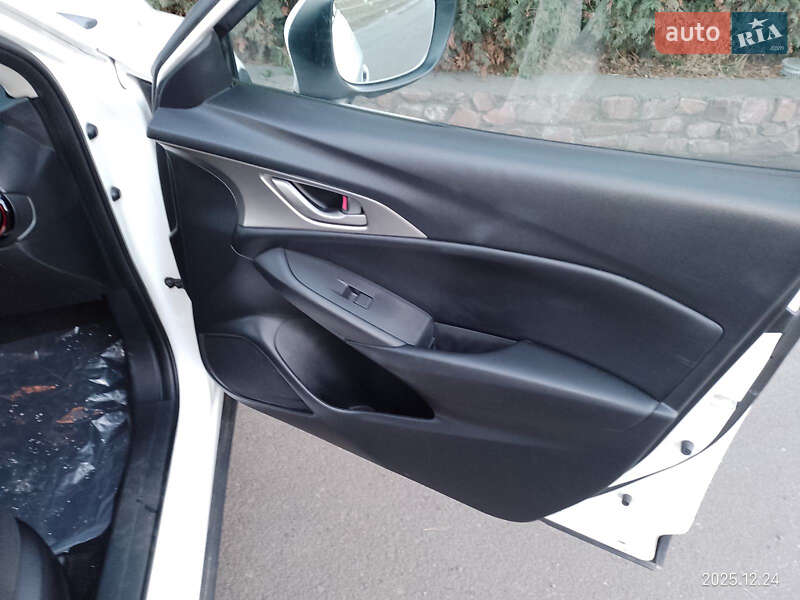 Внедорожник / Кроссовер Mazda CX-3 2016 в Киеве