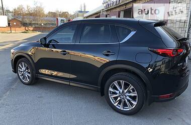 Позашляховик / Кросовер Mazda CX-5 2018 в 