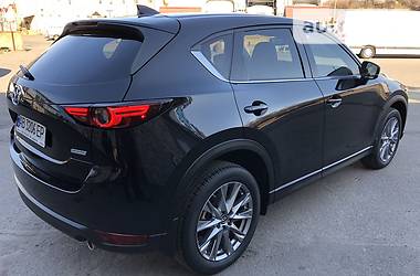 Позашляховик / Кросовер Mazda CX-5 2018 в 