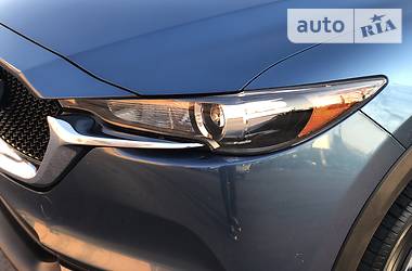 Позашляховик / Кросовер Mazda CX-5 2018 в 