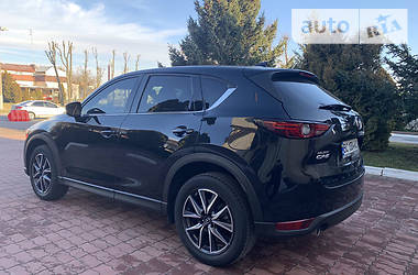 Позашляховик / Кросовер Mazda CX-5 2018 в 
