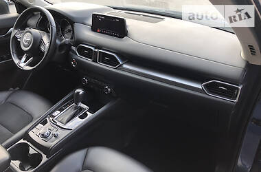 Позашляховик / Кросовер Mazda CX-5 2017 в 