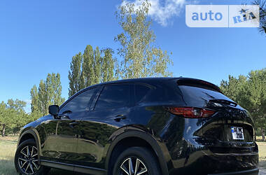 Позашляховик / Кросовер Mazda CX-5 2017 в 
