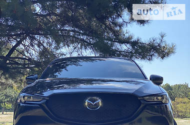 Позашляховик / Кросовер Mazda CX-5 2017 в 