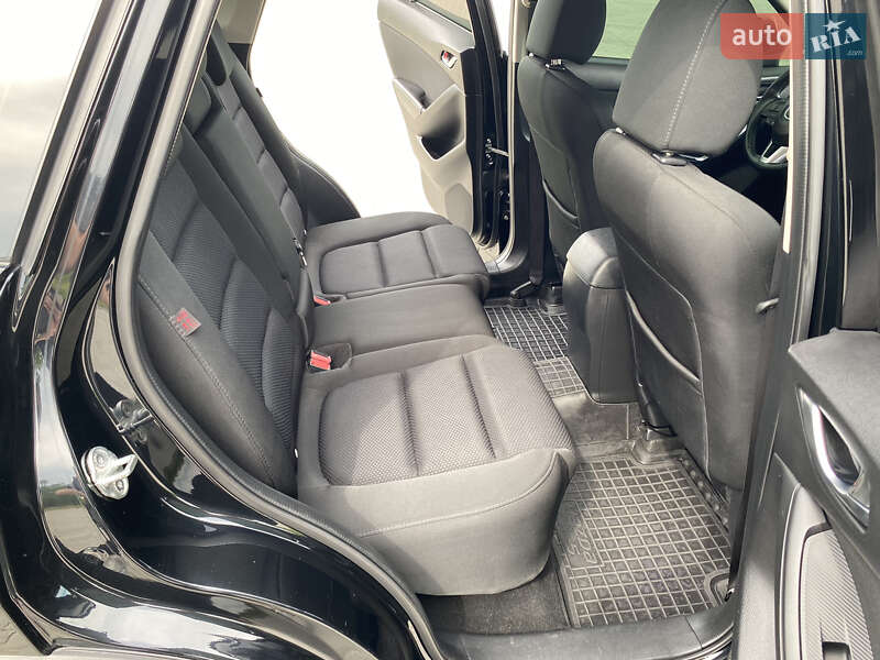 Позашляховик / Кросовер Mazda CX-5 2015 в Голованівську