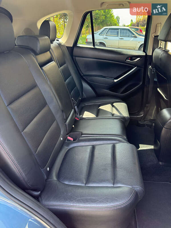 Внедорожник / Кроссовер Mazda CX-5 2016 в Софиевской Борщаговке
