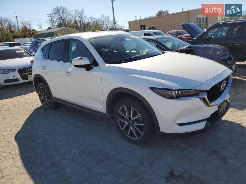 Позашляховик / Кросовер Mazda CX-5 2017 в Луцьку