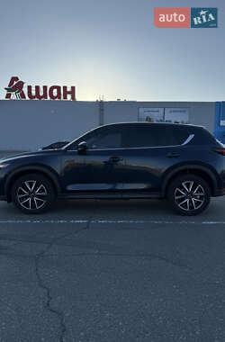 Позашляховик / Кросовер Mazda CX-5 2018 в 