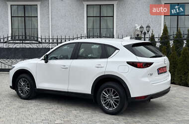 Позашляховик / Кросовер Mazda CX-5 2017 в 