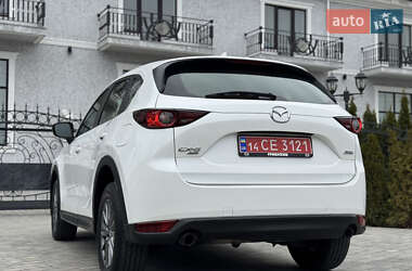 Позашляховик / Кросовер Mazda CX-5 2017 в 