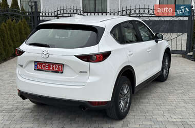 Позашляховик / Кросовер Mazda CX-5 2017 в 