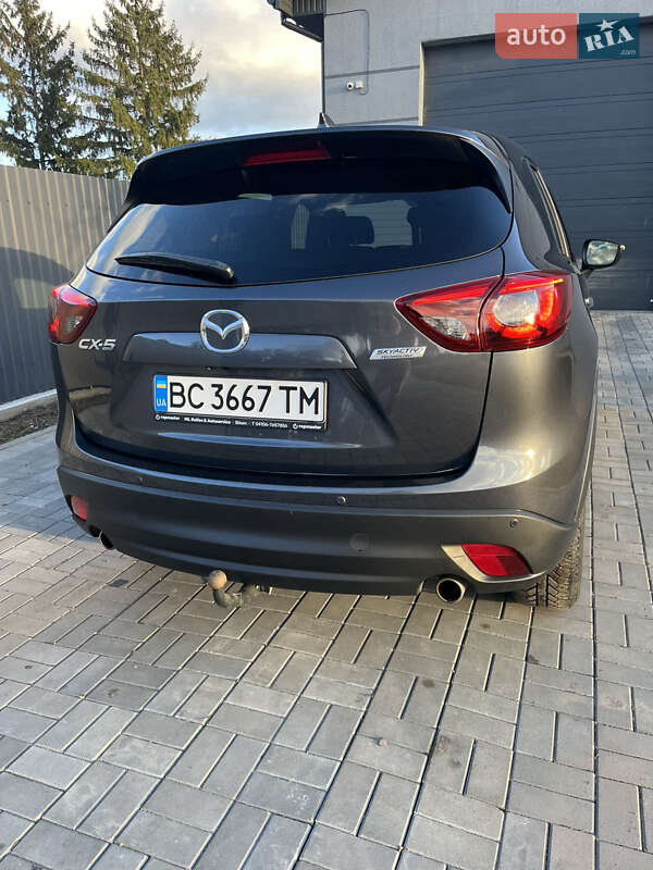 Внедорожник / Кроссовер Mazda CX-5 2016 в Хороле