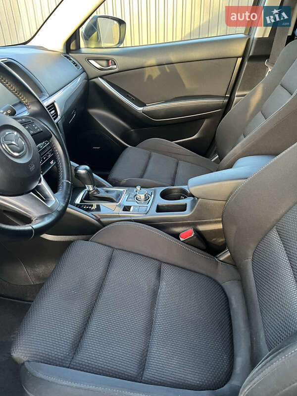 Внедорожник / Кроссовер Mazda CX-5 2016 в Хороле