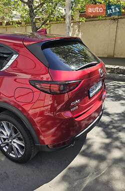 Позашляховик / Кросовер Mazda CX-5 2018 в 