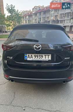 Позашляховик / Кросовер Mazda CX-5 2017 в 