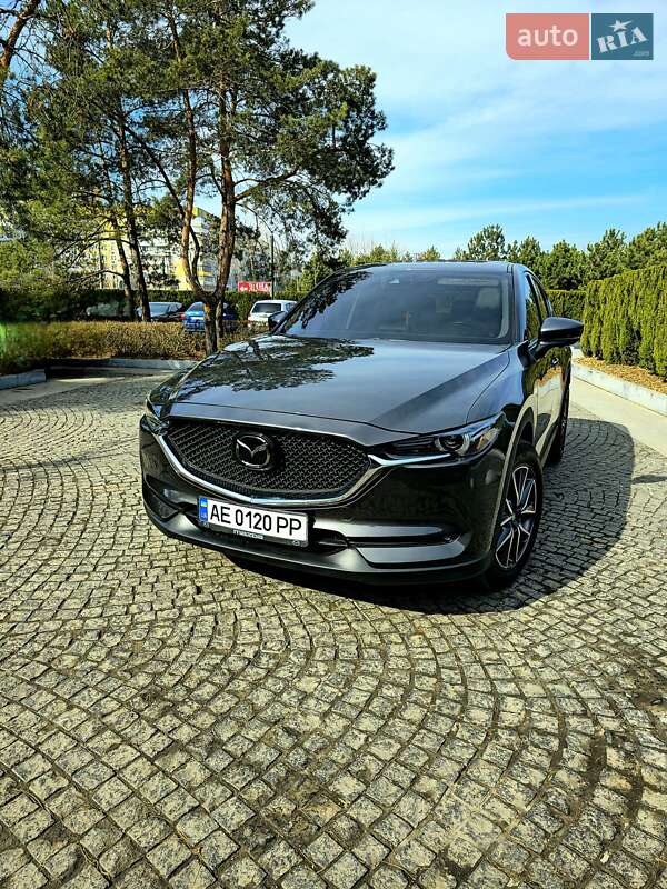 Позашляховик / Кросовер Mazda CX-5 2017 в 