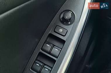 Позашляховик / Кросовер Mazda CX-5 2012 в 