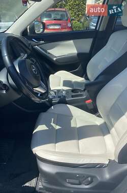Позашляховик / Кросовер Mazda CX-5 2015 в 