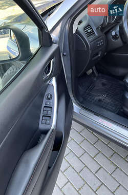 Позашляховик / Кросовер Mazda CX-5 2014 в 