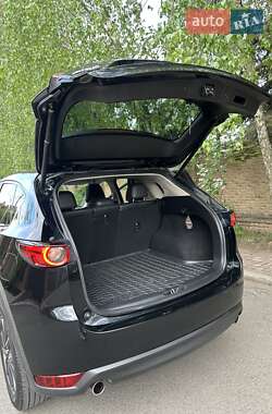 Позашляховик / Кросовер Mazda CX-5 2017 в 