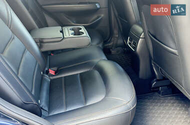 Позашляховик / Кросовер Mazda CX-5 2018 в 