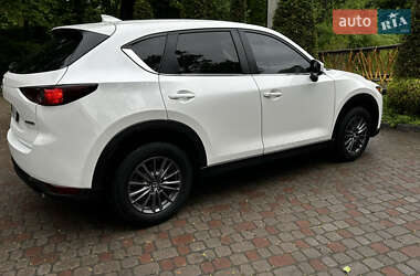 Позашляховик / Кросовер Mazda CX-5 2020 в 