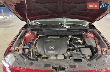 Позашляховик / Кросовер Mazda CX-5 2018 в 