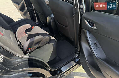 Позашляховик / Кросовер Mazda CX-5 2015 в 