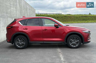 Позашляховик / Кросовер Mazda CX-5 2018 в 