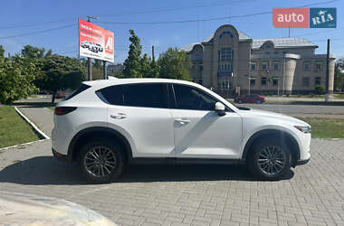 Позашляховик / Кросовер Mazda CX-5 2017 в 