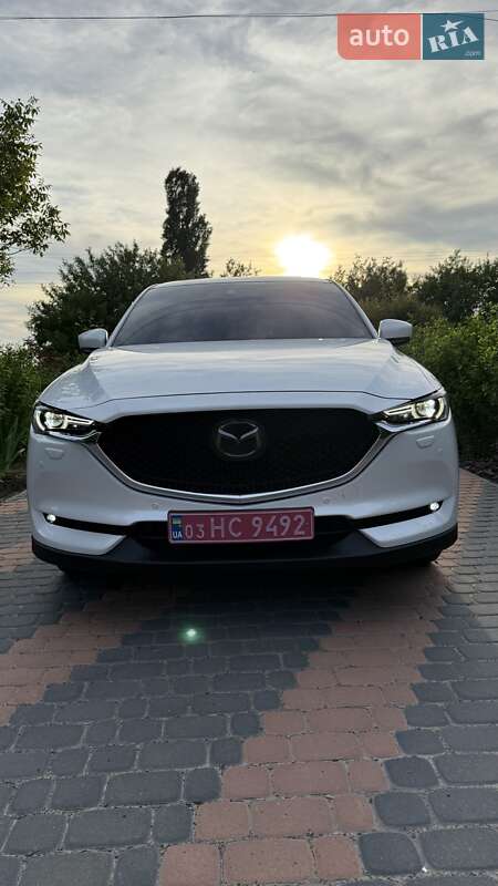 Позашляховик / Кросовер Mazda CX-5 2017 в 