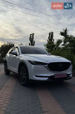 Позашляховик / Кросовер Mazda CX-5 2017 в 