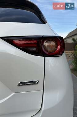 Позашляховик / Кросовер Mazda CX-5 2017 в 