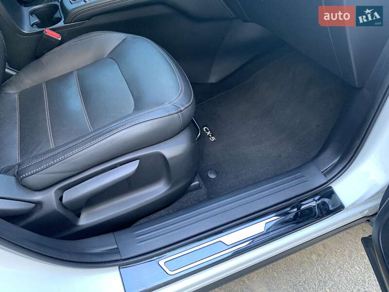 Внедорожник / Кроссовер Mazda CX-5 2017 в Киеве